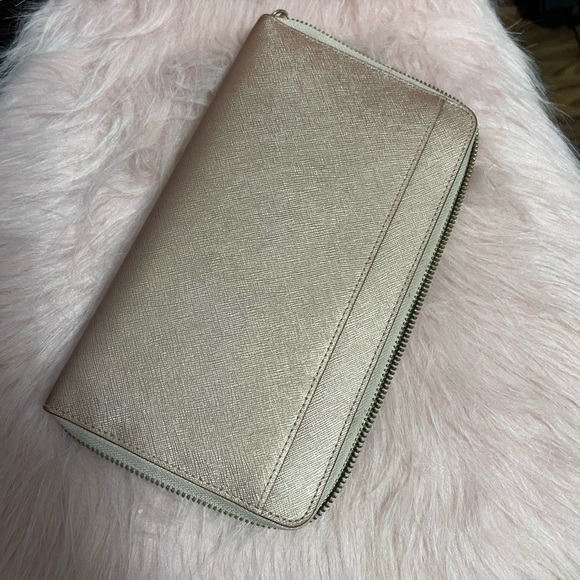 Kate Spade wallet - Picture 4 of 4